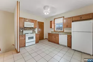 49 Spruce St, Bloomfield, NJ 07003 - Photo 3