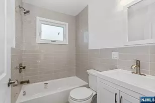 15 Bredder Ct, Elmwood Park, NJ 07407 - Photo 15