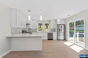 15 Bredder Ct, Elmwood Park, NJ 07407 - Photo 13