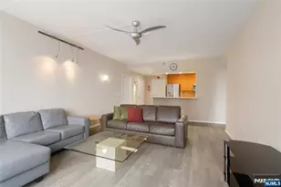 2201 City Pl, Edgewater, NJ 07020 - Photo 5