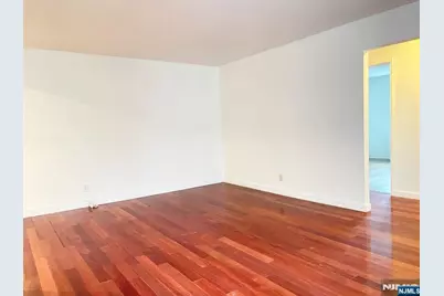 2205 Central Road 3D #3D, Fort Lee, NJ 07024 - Photo 7