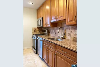 2205 Central Road 3D #3D, Fort Lee, NJ 07024 - Photo 13