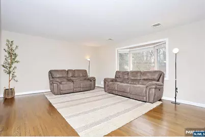 221 Raymond Street, Hillsdale, NJ 07642 - Photo 5