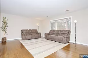 221 Raymond St, Hillsdale, NJ 07642 - Photo 5