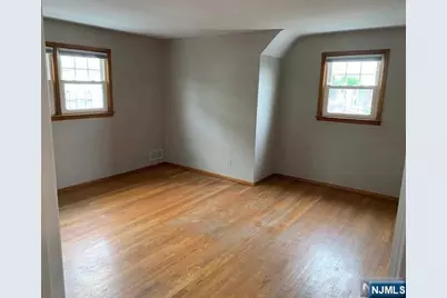 889 Marion Place, Ridgefield, NJ 07657 - Photo 13