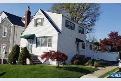 889 Marion Place, Ridgefield, NJ 07657 - Photo 1