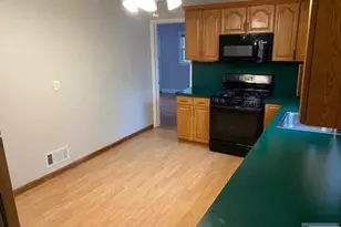 889 Marion Pl, Ridgefield, NJ 07657 - Photo 5