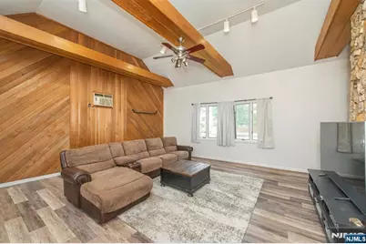 84 Locust Avenue, Wallington, NJ 07057 - Photo 5