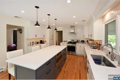 40-10 Paterson Street, Fair Lawn, NJ 07410 - Photo 5