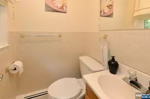 40-10 Paterson St, Fair Lawn, NJ 07410 - Photo 17