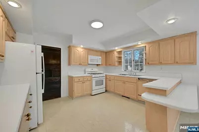 229 Allison Court, Englewood, NJ 07631 - Photo 9