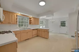 229 Allison Ct, Englewood, NJ 07631 - Photo 9