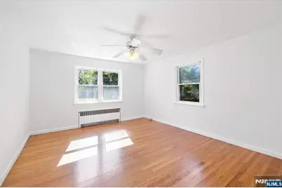 947 E Glen Avenue, Ridgewood, NJ 07450 - Photo 11