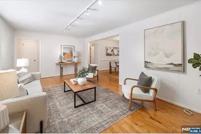 947 E Glen Avenue, Ridgewood, NJ 07450 - Photo 5