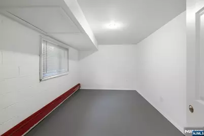 947 E Glen Avenue, Ridgewood, NJ 07450 - Photo 25