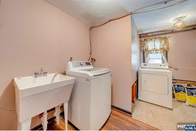 779 Decker Place, Paramus, NJ 07652 - Photo 25