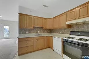 520 Victor Street 42, Saddle Brook Township, NJ 07663 - Photo 11