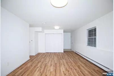 2052 Hoefleys Lane, Fort Lee, NJ 07024 - Photo 19