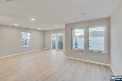 581 Bergen Street, Newark, NJ 07108 - Photo 11