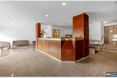 2185 Lemoine Avenue 2C #2C, Fort Lee, NJ 07024 - Photo 3
