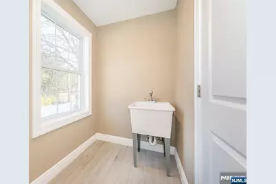 44 4th Avenue, Roseland, NJ 07068 - Photo 35