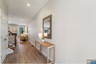 8 Masterson Court, Waldwick, NJ 07463 - Photo 17