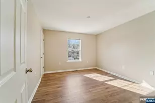 8 Masterson Ct, Waldwick, NJ 07463 - Photo 27