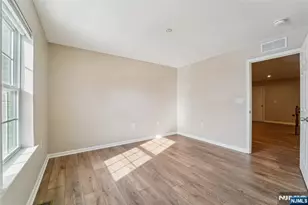 8 Masterson Ct, Waldwick, NJ 07463 - Photo 29