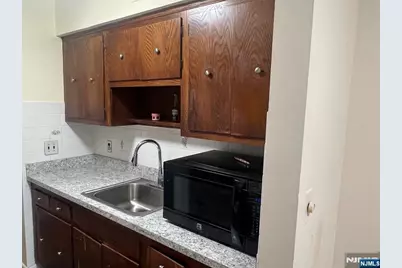 423 Walker Street B5 #B5, Fairview, NJ 07022 - Photo 5