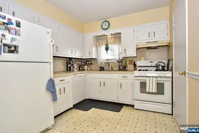 72 Burnside Place, Wanaque, NJ 07420 - Photo 15