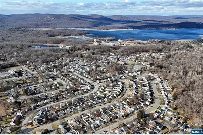 72 Burnside Place, Wanaque, NJ 07420 - Photo 29