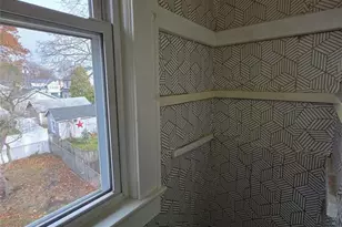 33 Harcourt Ave, Bergenfield, NJ 07621 - Photo 7