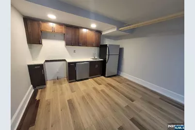27 Russell Avenue 1 #1, Edgewater, NJ 07020 - Photo 1