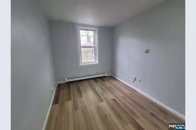 27 Russell Avenue 1 #1, Edgewater, NJ 07020 - Photo 7