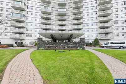 2100 Linwood Avenue 2N #2N, Fort Lee, NJ 07024 - Photo 1