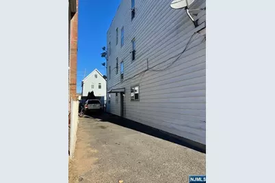 433 Lanza Avenue Apt 3 #Apt 3, Garfield, NJ 07026 - Photo 17