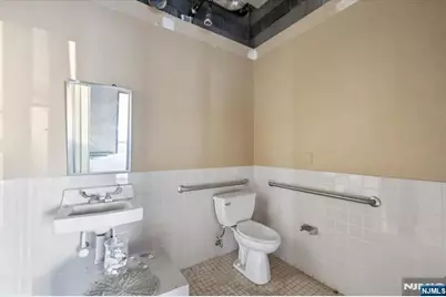 2 Forest Avenue A #A, Paramus, NJ 07652 - Photo 25