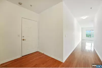 252 The Promenade 9-252 #9-252, Edgewater, NJ 07020 - Photo 5