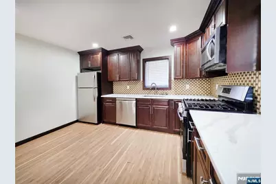 18 Bergen Avenue, Ridgefield Park, NJ 07660 - Photo 9