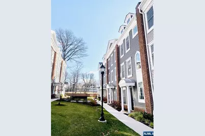 33 Parkside Lane 33 #33, Teaneck Township, NJ 07666 - Photo 1
