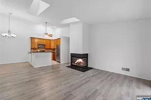 581 Holly Ct, Mahwah, NJ 07430 - Photo 5