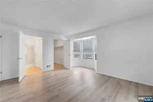 581 Holly Ct, Mahwah, NJ 07430 - Photo 15