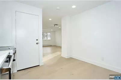 105 Summit Avenue 1 #1, Garfield, NJ 07026 - Photo 9