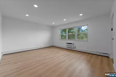 313 Grantwood Boulevard Apt 10 #Apt 10, Palisades Park, NJ 07650 - Photo 3