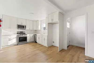 392 Clinton Place, Newark, NJ 07112 - Photo 5