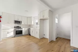 392 Clinton Pl, Newark, NJ 07112 - Photo 5