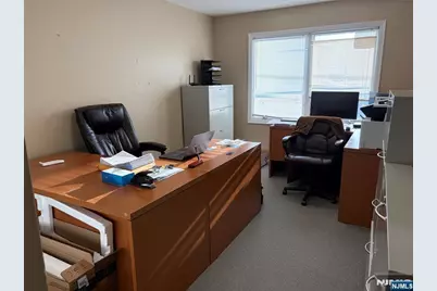 22 Ridge Road 2nd Floor #2nd Floor, Lyndhurst Township, NJ 07071 - Photo 3