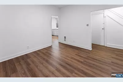 296 Pearsall Avenue, Jersey City, NJ 07305 - Photo 5