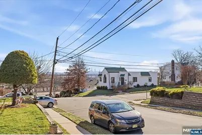 283 Pasadena Avenue, Hasbrouck Heights, NJ 07604 - Photo 37