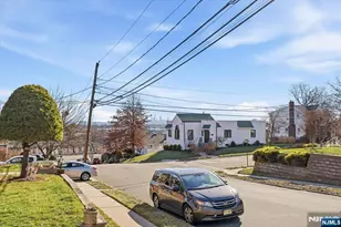 283 Pasadena Ave, Hasbrouck Heights, NJ 07604 - Photo 37